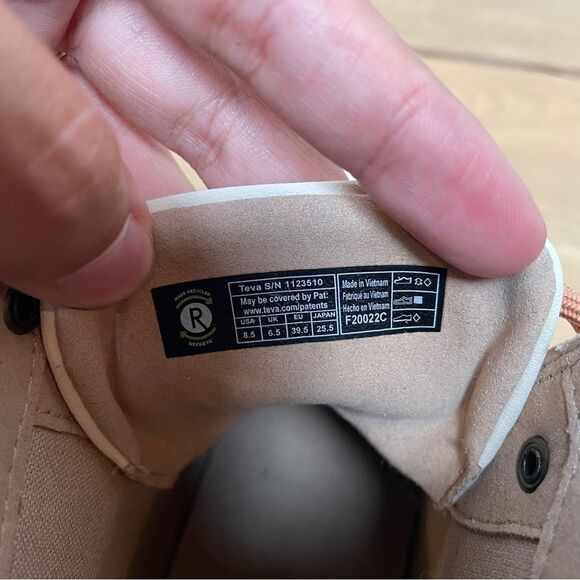 Teva Midform Lace Up Boots in Ivory Size 8.5 - Picture 7 of 7